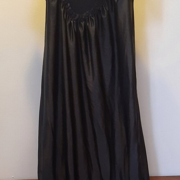 Plus Size Black Sheer Lingerie Nightgown - Picture 4 of 6